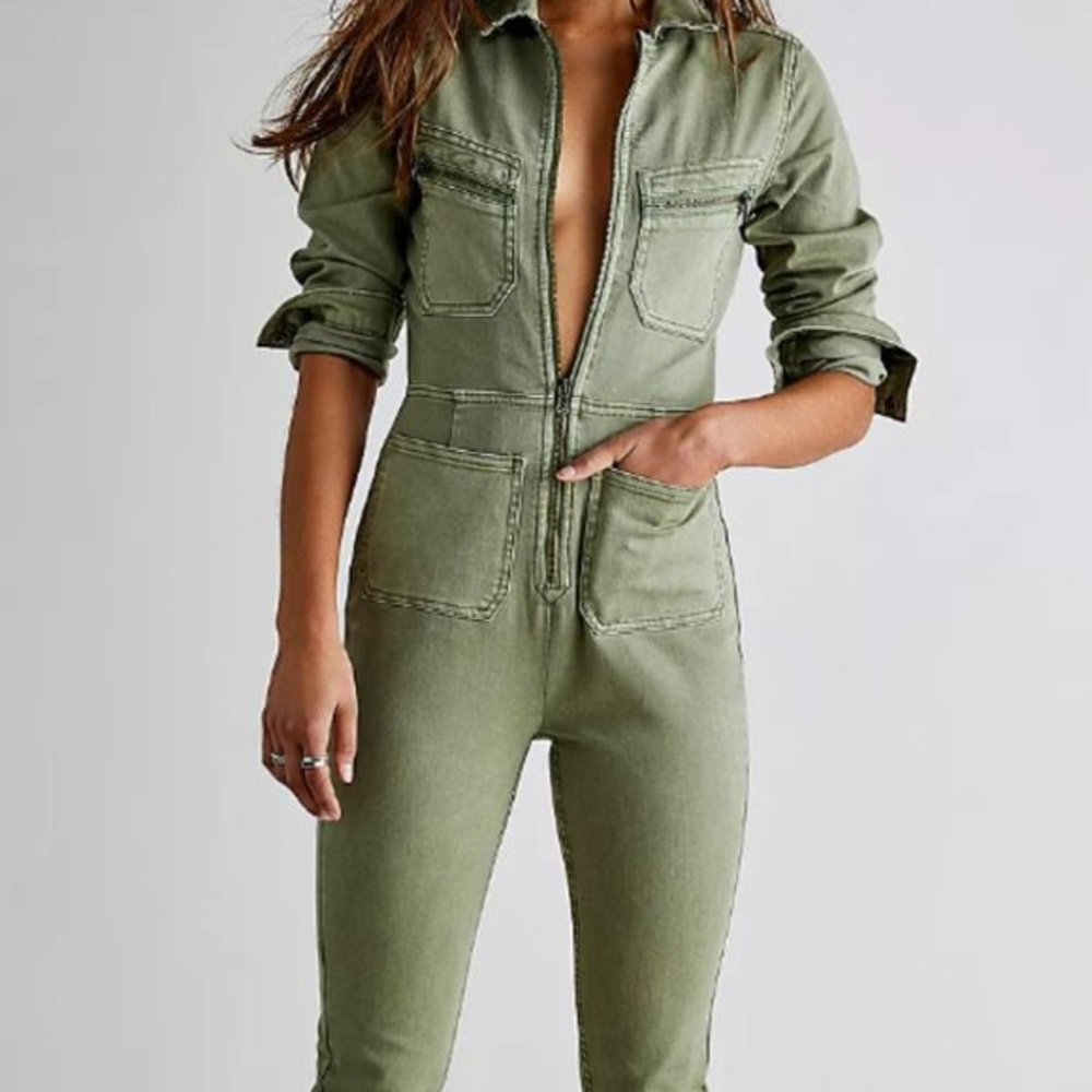 ‼️ SOLD ‼️ Free People LENNOX army green jumpsuit — size SMALL (S) // $148
